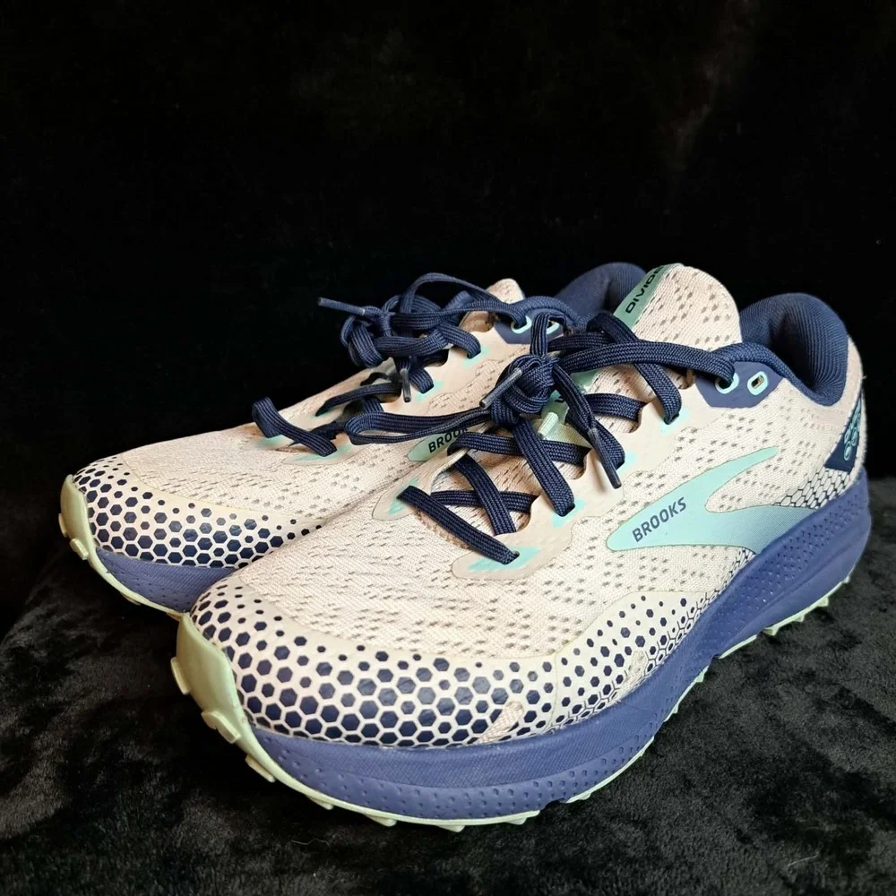 Brooks Divide 3‎ Blue white 1203681B006 Training Sneaker Shoes Women's 9.5 B